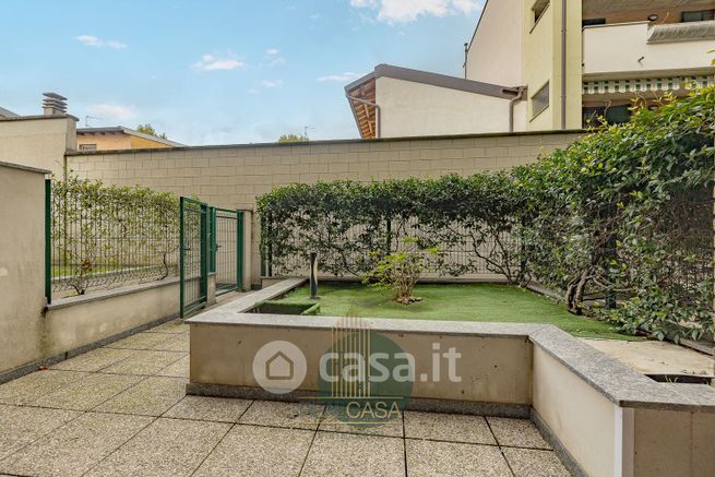 Appartamento in residenziale in Via Monza 3