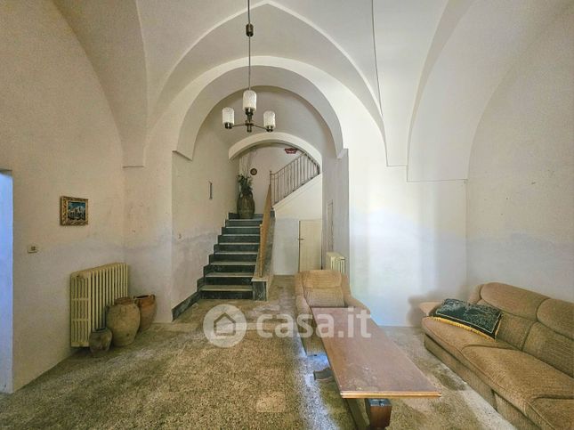 Casa indipendente in residenziale in Via Castello 18 -20