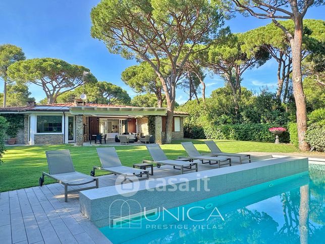 Villa in residenziale in Località Roccamare