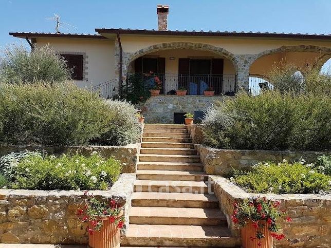 Villa in residenziale in 