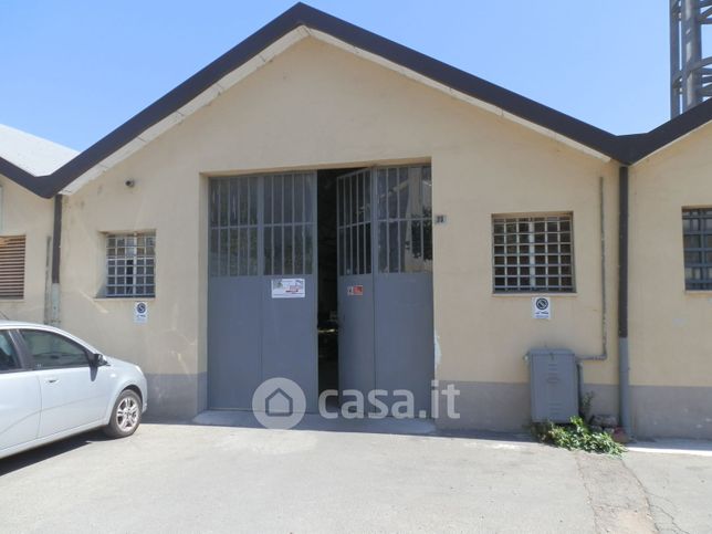 Capannone in commerciale in Via Solferino
