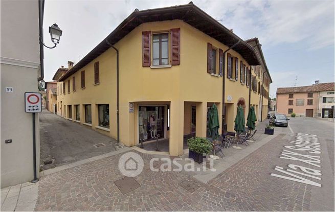 Garage/posto auto in residenziale in Via Piazzoni 70