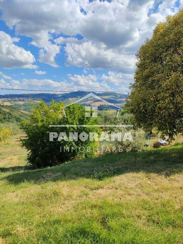 Terreno agricolo in commerciale in