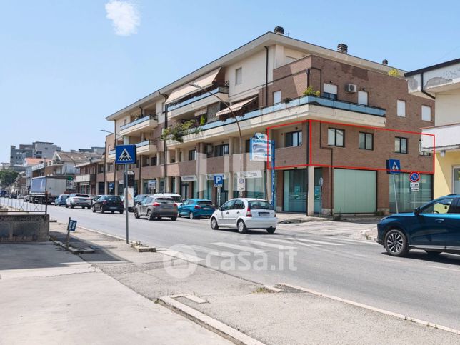 Ufficio in commerciale in Via Monte Zebio 1