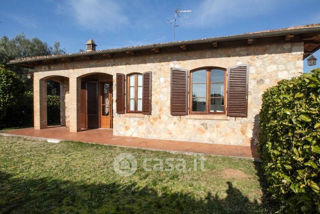 Villa in residenziale in 