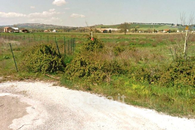 Terreno agricolo in commerciale in 