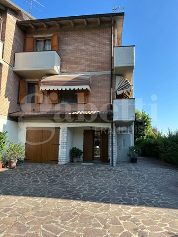 Villa in residenziale in Via Zeno Montagnani 20