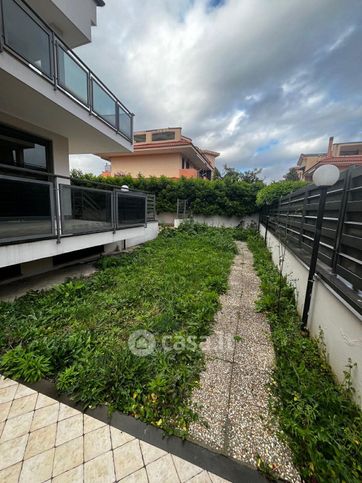 Villetta a schiera in residenziale in Via Antonio de Curtis