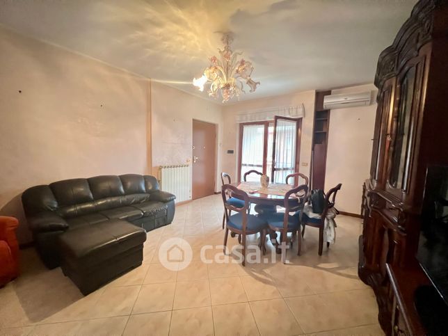 Appartamento in residenziale in Largo Alfredo Iacoboni 15