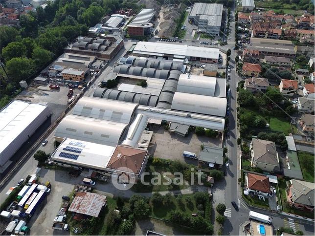 Capannone in commerciale in Viale Lombardia