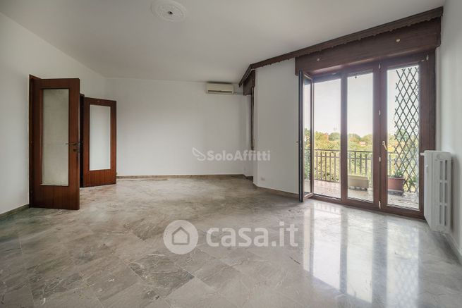 Appartamento in residenziale in Via Novara 235