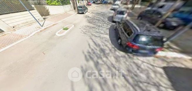 Box/posto auto in residenziale in Via Grazia Deledda