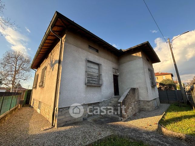 Villa in residenziale in Via Dante Alighieri