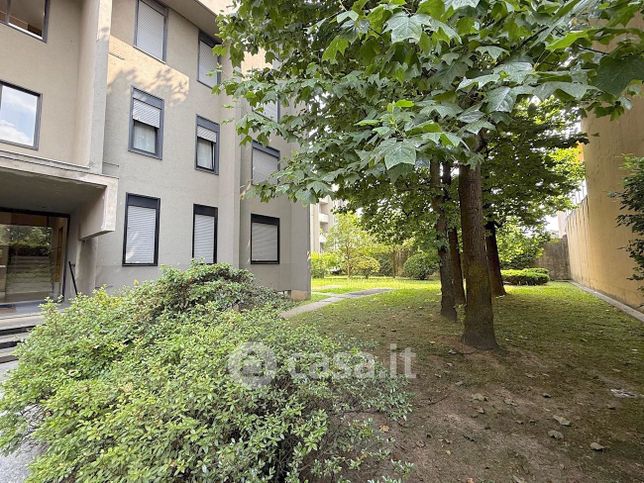 Appartamento in residenziale in Piazza Andrea Oggioni 1