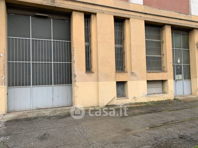 Capannone in commerciale in Via Giacomo Bruzzo