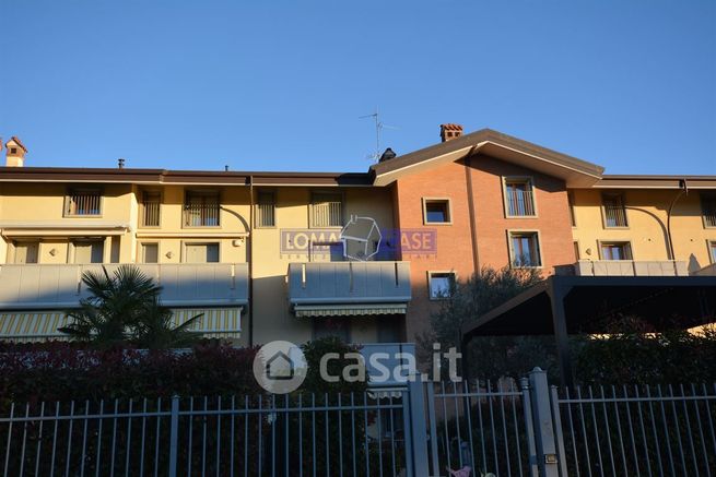 Appartamento in residenziale in Via Riva Mario 38