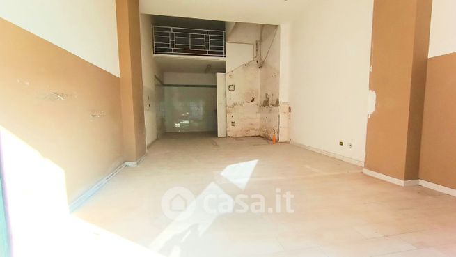 Negozio/locale commerciale in commerciale in Via Giovanni Daneo