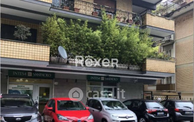 Ufficio in commerciale in Via Cassia 646