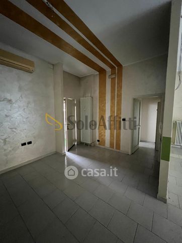 Ufficio in commerciale in 