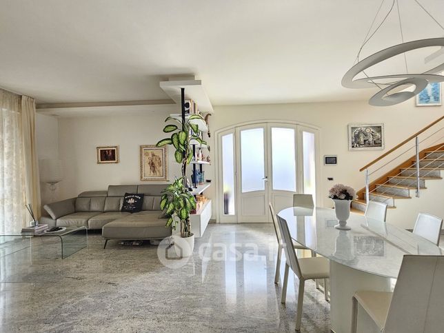 Casa indipendente in residenziale in Via Guglielmo Marconi 15