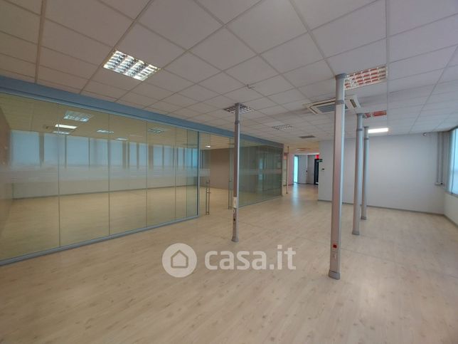 Ufficio in commerciale in Via della Repubblica