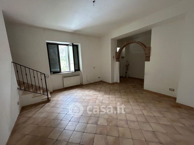 Villetta a schiera in residenziale in Via Cofanara