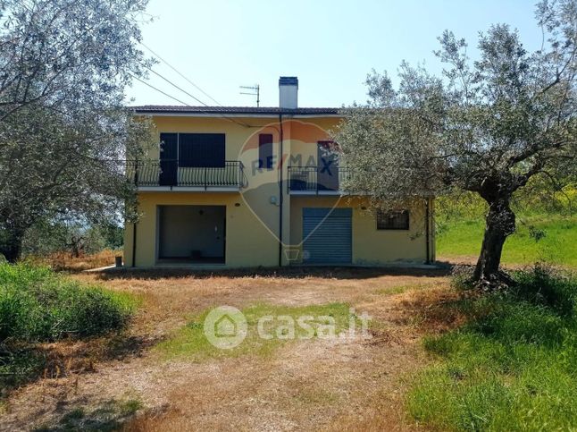 Casa indipendente in residenziale in Via Rocco Terenzi