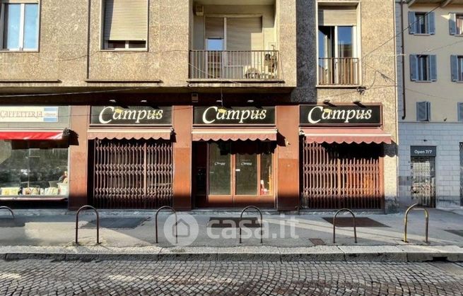 Negozio/locale commerciale in commerciale in Via Festa del Perdono