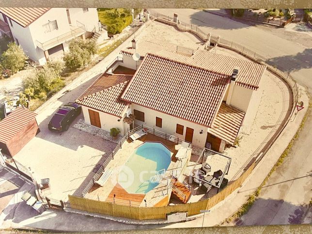 Villa in residenziale in