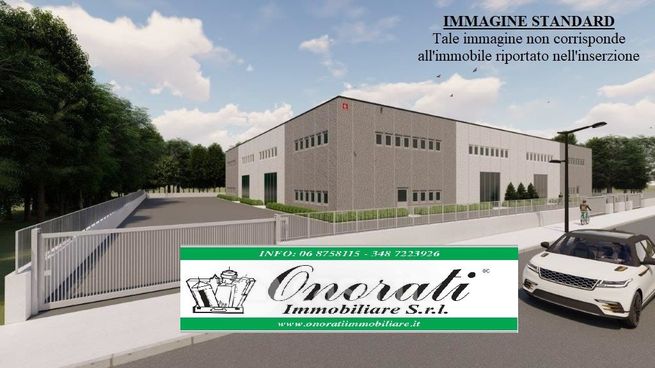 Capannone in commerciale in 