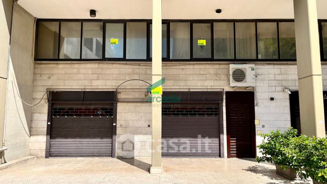 Ufficio in commerciale in Via Salvatore Matarrese 58