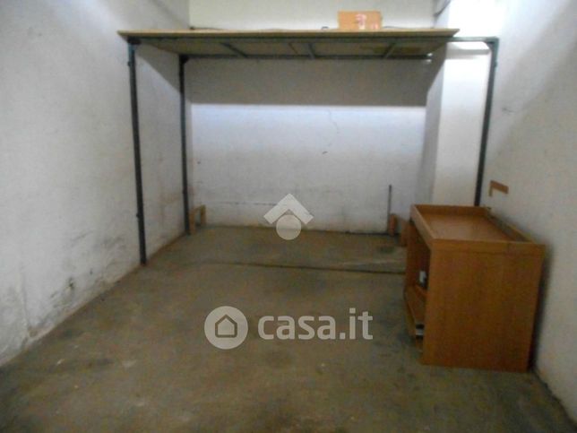 Garage/posto auto in residenziale in Via Galluzia 18