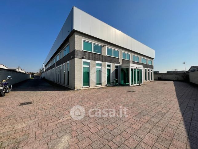 Ufficio in commerciale in Via F.lli Bronzetti