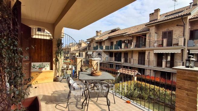 Appartamento in residenziale in Via V. Monti 2