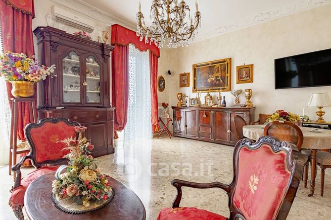 Appartamento in residenziale in Riviera di Chiaia 155