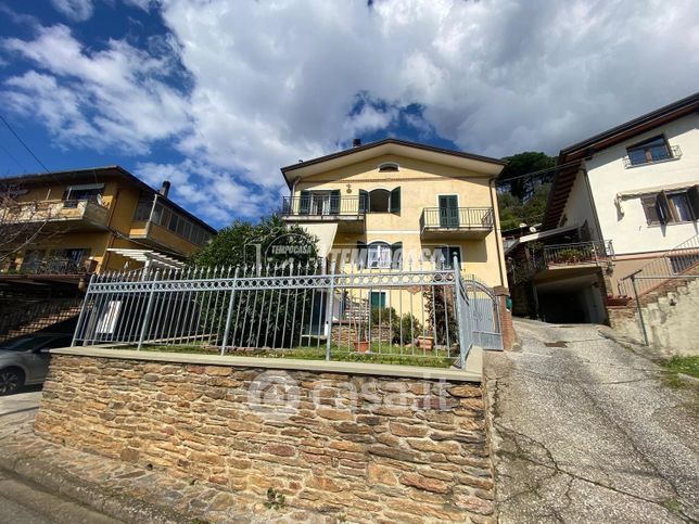 Casa indipendente in residenziale in Via della Resistenza 74