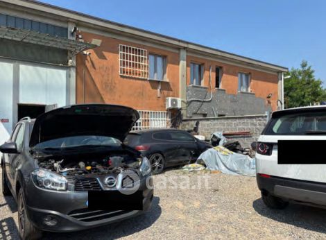 Capannone in commerciale in Via Monte Ortigara 32