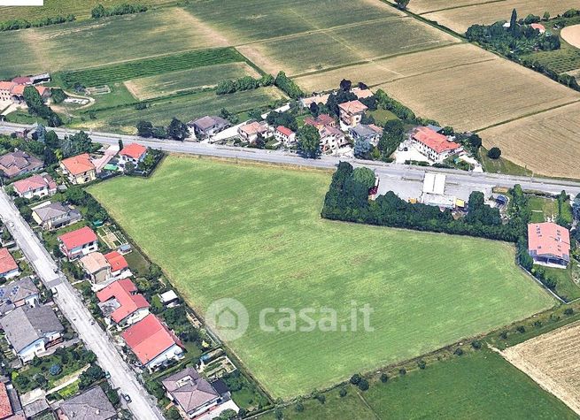 Terreno agricolo in commerciale in Via Montanara