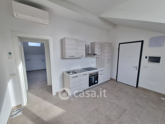 Appartamento in residenziale in Via Nino Oxilia 21