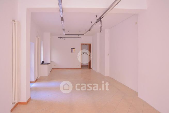 Ufficio in commerciale in Piazza Garibaldi 1
