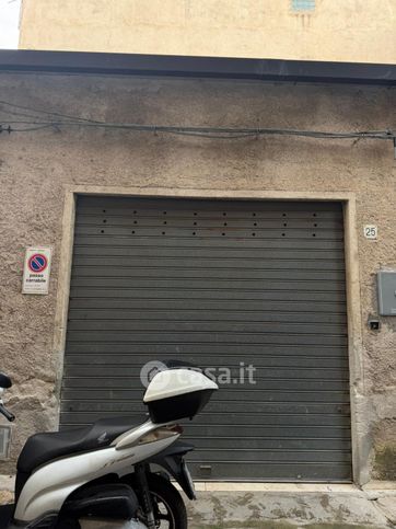 Box/posto auto in residenziale in Via Caputo