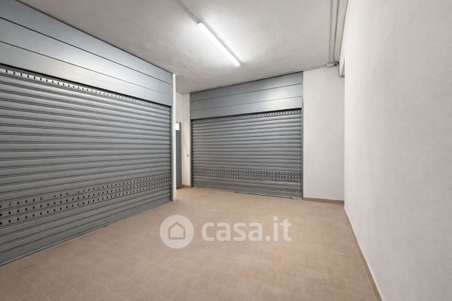 Box/posto auto in residenziale in Via Vincenzo Mosca 41