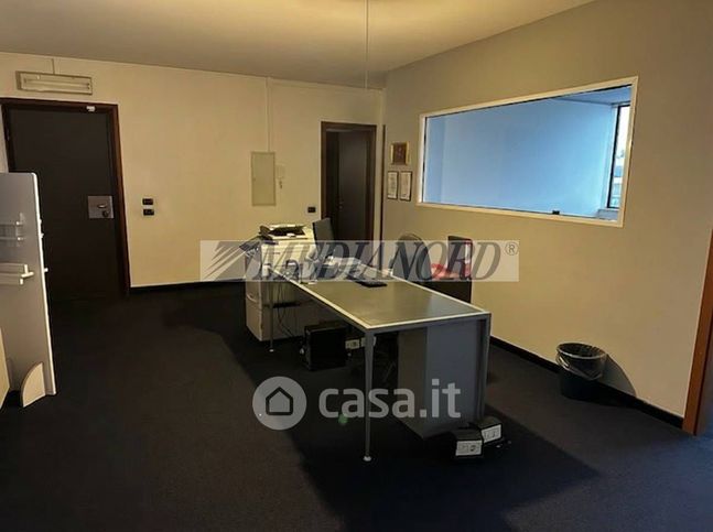 Ufficio in commerciale in Via Vittore Ghislandi