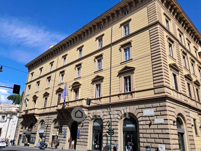 Ufficio in commerciale in Via Quattro Novembre