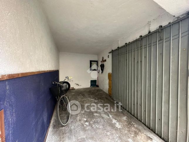Box/posto auto in residenziale in Via Nicolao Sottile 20