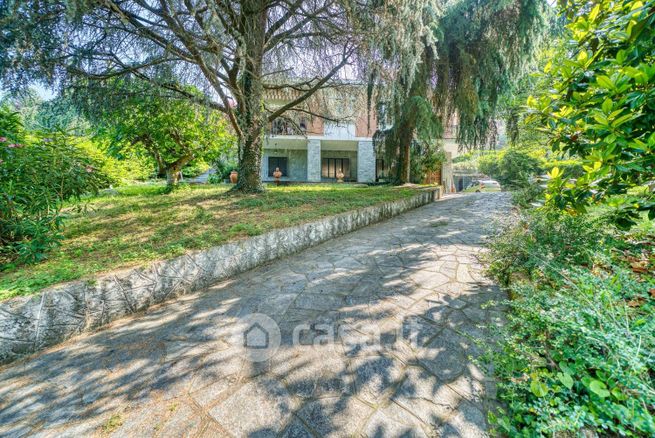 Villa in residenziale in Strada Giorgio Devalle 56