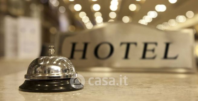 Attivitã /licenza (con o senza mura) in commerciale in Lungomare Goffredo Mameli