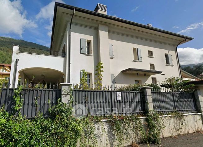 Villa in residenziale in Via Madre Teresa di Calcutta
