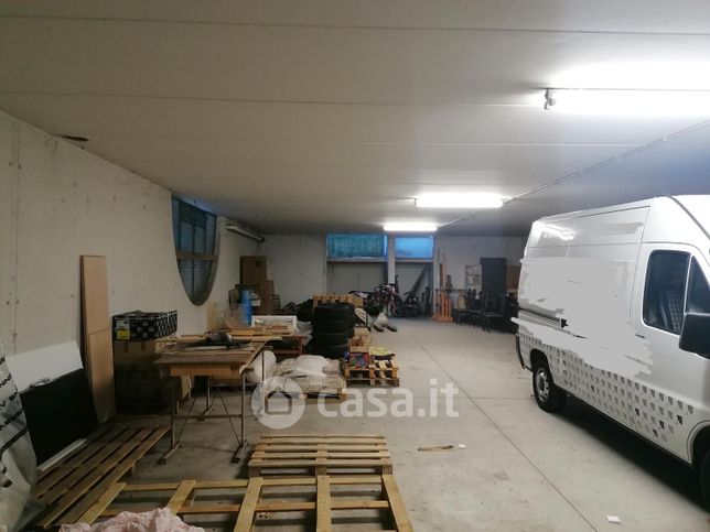 Garage/posto auto in residenziale in Via Nazionale 45