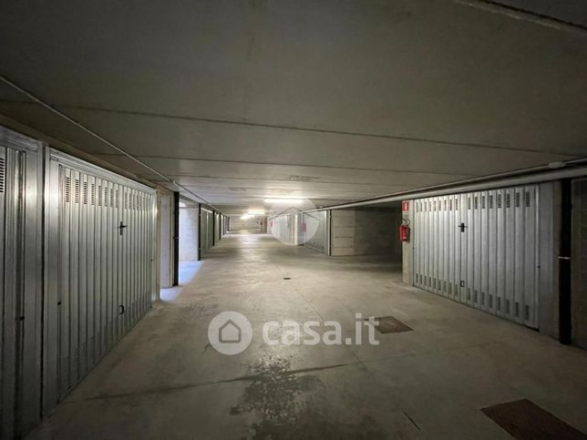Capannone in commerciale in Via Angelo Maj